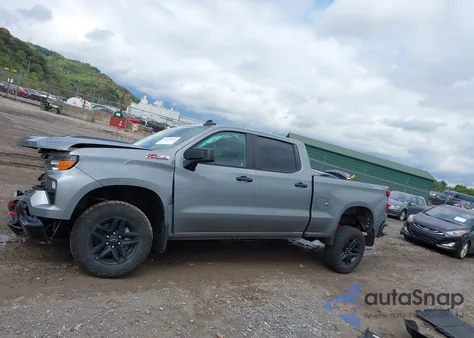 2024 Chevrolet Silverado 1500 4Wd Standard Bed Custom Trail Boss z USA, uszkodzony, nr VIN 3GCPDCEK2RG213748